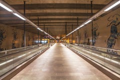 Mooie moderne kruising bij de metro post Stedelijk architectuur en ontwerp stock fotografie Mooie moderne kruising bij de metro post Stedelijk architectuur en ontwerp stock fotografie