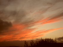 Mooie zonsondergang na onweer stock afbeeldingen Mooie zonsondergang na onweer stock afbeeldingen