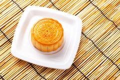 Mooncake y té, mediados de alimento chino del festival del otoño imagen de archivo Mooncake y té, mediados de alimento chino del festival del otoño imagen de archivo