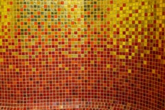 Mosaico ceramico dorato variopinto fotografie stock Mosaico ceramico dorato variopinto fotografie stock