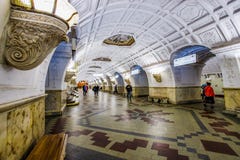 Mosca, Russia 26 può stazione della metropolitana 2019 di Belorusskaya vicino alla stazione ferroviaria di Belorussky Il bello in immagine stock Mosca, Russia 26 può stazione della metropolitana 2019 di Belorusskaya vicino alla stazione ferroviaria di Belorussky Il bello in immagine stock