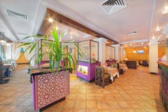 MOSCOU - SEPTEMBRE 2014 : L'intérieur du restaurant oriental Images stock MOSCOU - SEPTEMBRE 2014 : L'intérieur du restaurant oriental Images stock