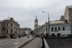 Moscow, Russia may 25, 2019: the oldest Moscow street Pyatnitskaya, view from the cast-iron bridge to the House of Smirnov, the royalty free stock photos Moscow, Russia may 25, 2019: the oldest Moscow street Pyatnitskaya, view from the cast-iron bridge to the House of Smirnov, the royalty free stock photos