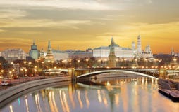 moscow лето красного цвета kremlin зоны 2005 после полудня Грандиозный дворец Кремля Стоковая Фотография RF moscow лето красного цвета kremlin зоны 2005 после полудня Грандиозный дворец Кремля Стоковая Фотография RF