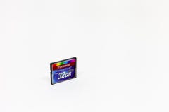 Moskau/Russland - 6. März 2019: 32 Gigabyte kompakte Flash-Speicher-codierte Karte überschreiten stockfotos Moskau/Russland - 6. März 2019: 32 Gigabyte kompakte Flash-Speicher-codierte Karte überschreiten stockfotos