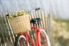 mot cykelstaketbenägenhet arkivfoto mot cykelstaketbenägenhet arkivfoto