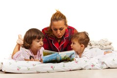 Mother Reading Story To Kids Stock Photography Mother Reading Story To Kids Stock Photography