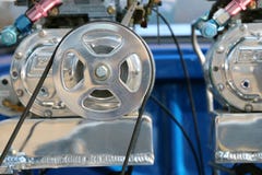 Motor em um hot rod carregado super imagem de stock Motor em um hot rod carregado super imagem de stock
