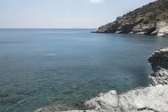 Mourosstrand van maagdelijke stranden van Amorgos-eiland, één van mooist van de eilanden van Cycladen royalty-vrije stock afbeelding Mourosstrand van maagdelijke stranden van Amorgos-eiland, één van mooist van de eilanden van Cycladen royalty-vrije stock afbeelding