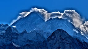 Mt Everest moln över det högsta maximumet i woelden royaltyfri foto Mt Everest moln över det högsta maximumet i woelden royaltyfri foto