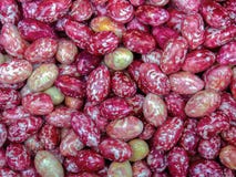 Mucchio dei fagioli di borlotti in un mercato fotografia stock Mucchio dei fagioli di borlotti in un mercato fotografia stock