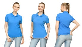 Muchacha en el diseño azul en blanco de la maqueta del polo para la impresión y la mujer joven de la plantilla del concepto en la foto de archivo Muchacha en el diseño azul en blanco de la maqueta del polo para la impresión y la mujer joven de la plantilla del concepto en la foto de archivo