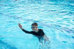 Muchacho que juega el agua imagenes de archivo Muchacho que juega el agua imagenes de archivo