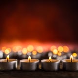 Muchas velas symolizing celebrati fúnebre del balneario de la Navidad de los religios fotos de archivo libres de regalías Muchas velas symolizing celebrati fúnebre del balneario de la Navidad de los religios fotos de archivo libres de regalías