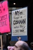 Muestra del Anti-triunfo en el ` s marzo, New York City de las mujeres, el 21 de enero de 2017 fotografía de archivo libre de regalías Muestra del Anti-triunfo en el ` s marzo, New York City de las mujeres, el 21 de enero de 2017 fotografía de archivo libre de regalías