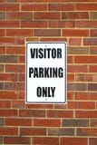 Muestra del estacionamiento del visitante Foto de archivo libre de regalías Muestra del estacionamiento del visitante Foto de archivo libre de regalías