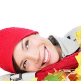 Mujer del otoño feliz con las hojas coloridas de la caída foto de archivo Mujer del otoño feliz con las hojas coloridas de la caída foto de archivo