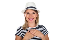 Mujer joven feliz con la camisa rayada y el sombrero Foto de archivo libre de regalías
