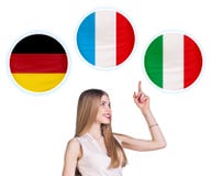 Mujer y burbujas con las banderas de países Foto de archivo libre de regalías