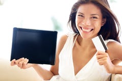 Mulher da compra do Internet em linha com PC da tabuleta imagem de stock royalty free Mulher da compra do Internet em linha com PC da tabuleta imagem de stock royalty free