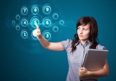 Mulher de negócios que pressiona a elevação - tipo da tecnologia de botões modernos imagem de stock Mulher de negócios que pressiona a elevação - tipo da tecnologia de botões modernos imagem de stock