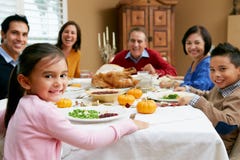 Multi famiglia della generazione che celebra ringraziamento Multi famiglia della generazione che celebra ringraziamento