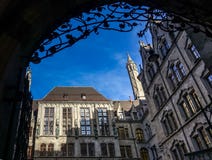 MUNICH, Alemanha - 17 de janeiro de 2018: Pátio da municipalidade nova Neues Rathaus imagem de stock MUNICH, Alemanha - 17 de janeiro de 2018: Pátio da municipalidade nova Neues Rathaus imagem de stock