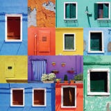Mur et portes colorés mélangés de Windows photos libres de droits Mur et portes colorés mélangés de Windows photos libres de droits