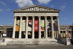 Musée des beaux-arts dans les héros carrés photographie stock libre de droits Musée des beaux-arts dans les héros carrés photographie stock libre de droits