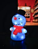 Muñeco de nieve eléctrico que brilla intensamente en Praga imagen de archivo libre de regalías Muñeco de nieve eléctrico que brilla intensamente en Praga imagen de archivo libre de regalías