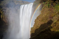 Mágica islandêsa da cachoeira fotografia de stock Mágica islandêsa da cachoeira fotografia de stock