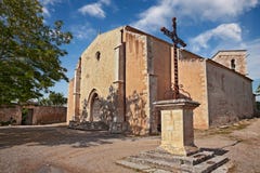 Ménerbes, Воклюз, Провансаль, Франция: средневековая церковь Sa стоковые фото Ménerbes, Воклюз, Провансаль, Франция: средневековая церковь Sa стоковые фото