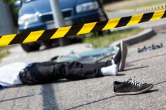 Männliches Opfer des Autounfalls lizenzfreie stockfotos Männliches Opfer des Autounfalls lizenzfreie stockfotos