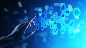 Médias mélangés, icônes de la veille commerciale sur l'écran virtuel, analyse et grand tableau de bord informatique image libre de droits Médias mélangés, icônes de la veille commerciale sur l'écran virtuel, analyse et grand tableau de bord informatique image libre de droits