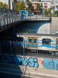 Métro bleu avec le graffiti photo stock Métro bleu avec le graffiti photo stock