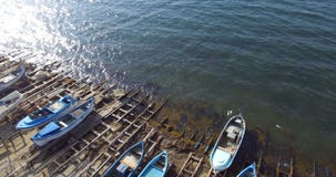 Mörkt vatten av Blacket Sea i bulgaren Pomorie Mörkt vatten av Blacket Sea i bulgaren Pomorie