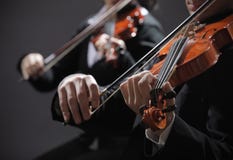 Música clásica. Violinistas en concierto imagenes de archivo Música clásica. Violinistas en concierto imagenes de archivo