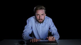 Mężczyzna przestraszony oglądać online film Emocje strach studio zbiory Mężczyzna przestraszony oglądać online film Emocje strach studio zbiory