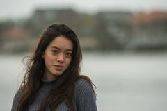 Młody amerykanin przy Pólnocna Karolina plażą w zimie obrazy stock Młody amerykanin przy Pólnocna Karolina plażą w zimie obrazy stock