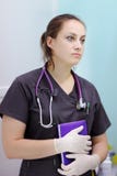 Młody żeński medyczny pracownik fotografia stock Młody żeński medyczny pracownik fotografia stock