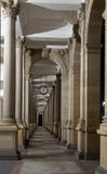Młyńska kolumnada, Karlovy Zmienia; Republika Czech obraz stock Młyńska kolumnada, Karlovy Zmienia; Republika Czech obraz stock
