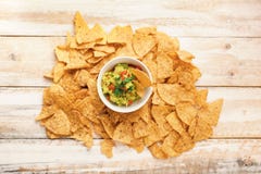 Nachos met guacamole stock foto Nachos met guacamole stock foto