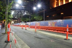 Nachtansicht der hellen Schienenbausüdostzone entlang George Street lizenzfreie stockfotos Nachtansicht der hellen Schienenbausüdostzone entlang George Street lizenzfreie stockfotos