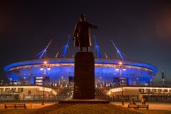 Nachtansicht neuen Stadions Fußball Zenit-Arena in St. Petersbur lizenzfreies stockbild Nachtansicht neuen Stadions Fußball Zenit-Arena in St. Petersbur lizenzfreies stockbild