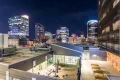 Nachtfoto van de Horizon van Austin, Texas die kijken naar stock foto Nachtfoto van de Horizon van Austin, Texas die kijken naar stock foto