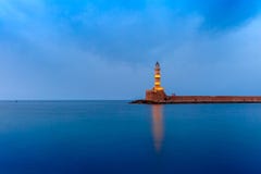 Nachtvuurtoren in oude haven, Chania, Kreta stock foto's Nachtvuurtoren in oude haven, Chania, Kreta stock foto's