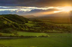nad lato oszałamiająco zmierzchem wieś krajobraz fotografia stock nad lato oszałamiająco zmierzchem wieś krajobraz fotografia stock