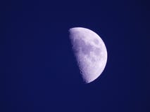Nahes hohes Foto des Mondes in der Nacht stockfoto Nahes hohes Foto des Mondes in der Nacht stockfoto