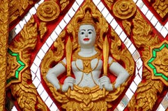 Nakhon Pathom, Thailand: Buddha med svärd Royaltyfria Bilder Nakhon Pathom, Thailand: Buddha med svärd Royaltyfria Bilder