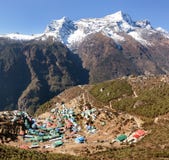 Namche Bazar och montering Kongde, Sagarmatha nationalpark royaltyfri fotografi Namche Bazar och montering Kongde, Sagarmatha nationalpark royaltyfri fotografi